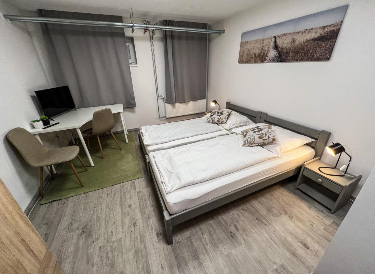 Hostel H18 Бардеёв Экстерьер фото