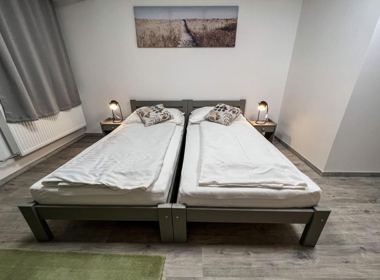 Hostel H18 Бардеёв Экстерьер фото